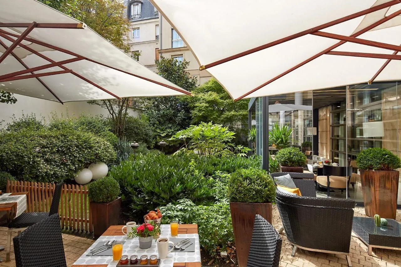 Hotel Ampère 4*