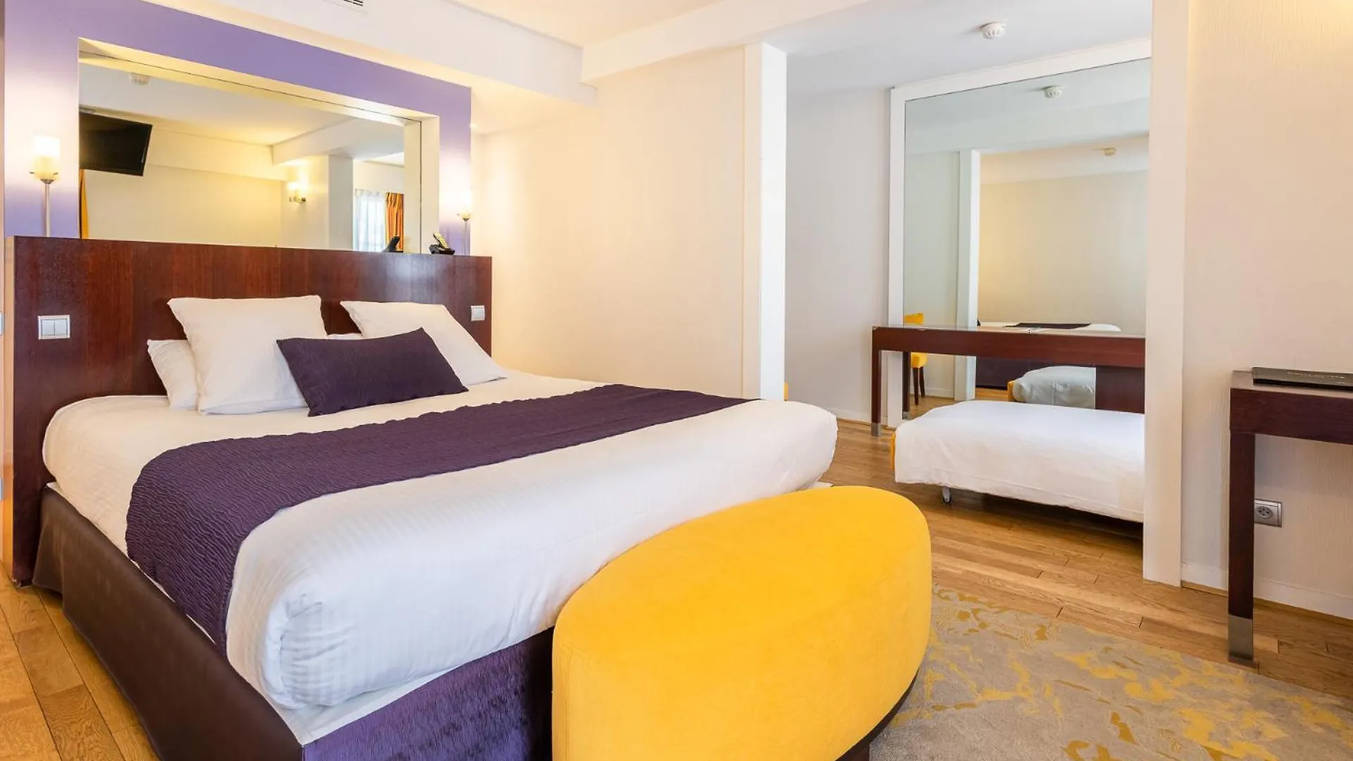 Ampere Hotel