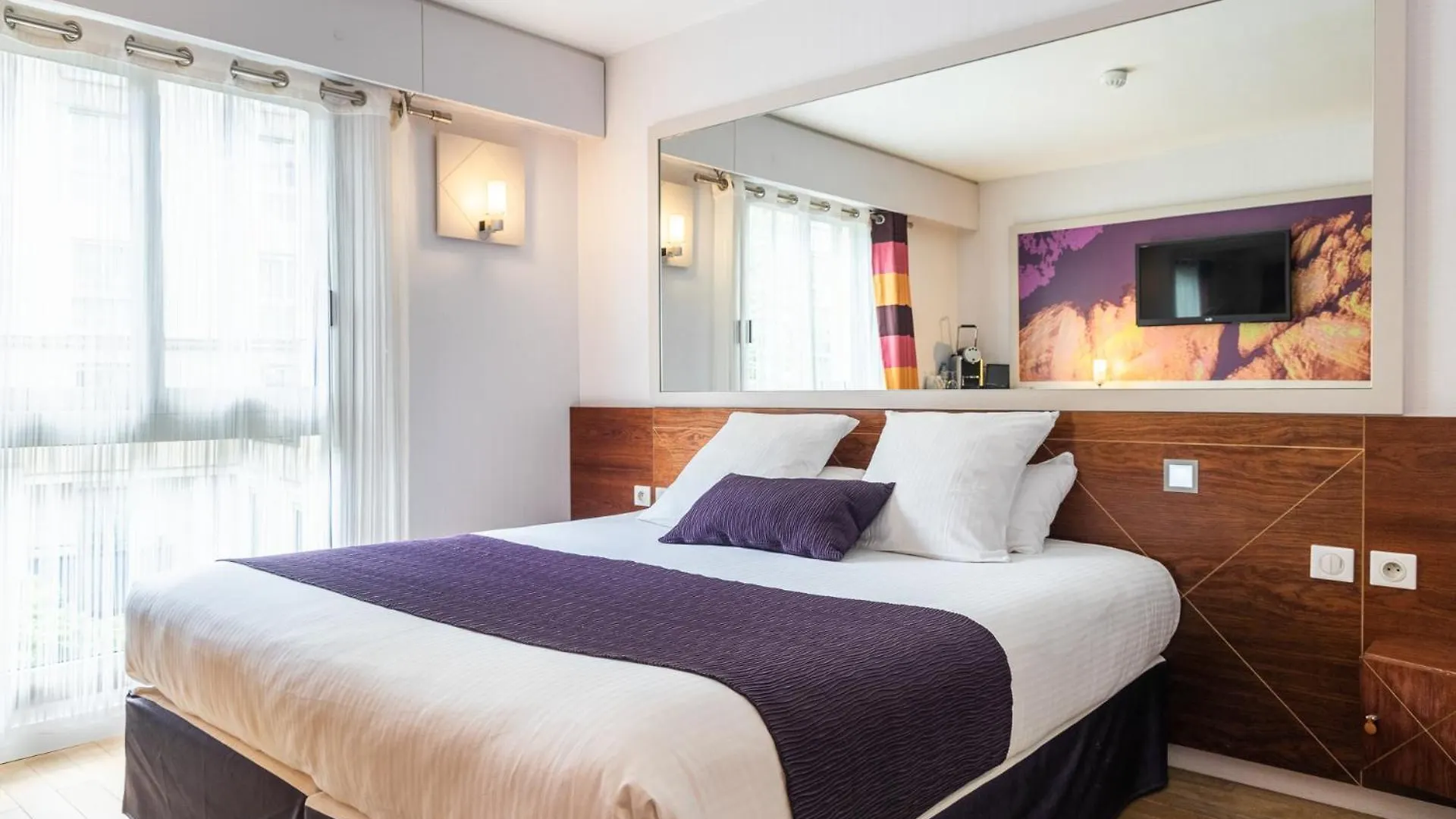 Hotel Ampere 4*